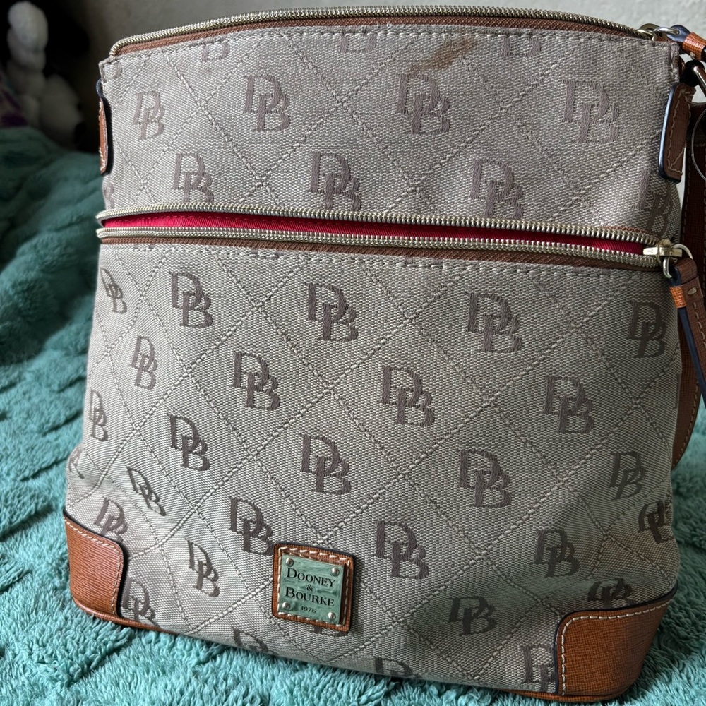 Dooney & Bourke Quilted Signature Logo Purse Bag Tan Brown  Clean